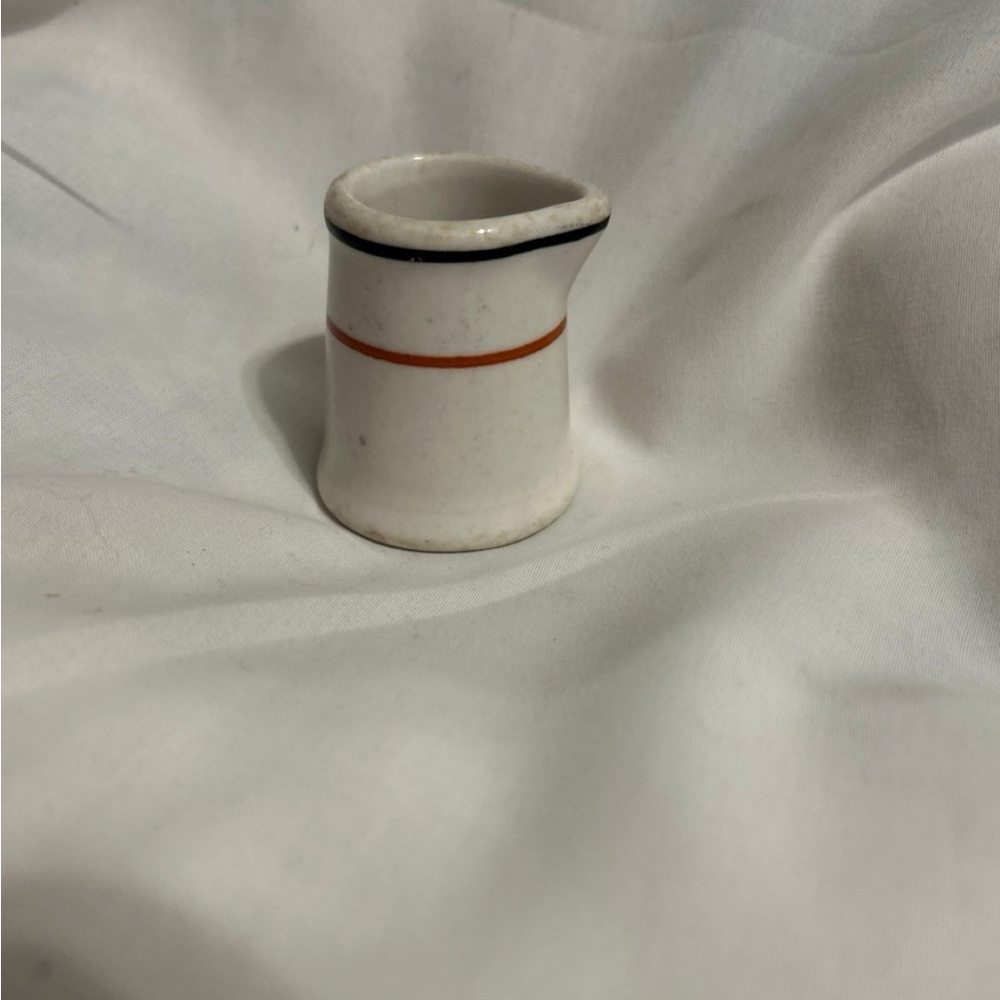 Vintage hotel where pitcher like new